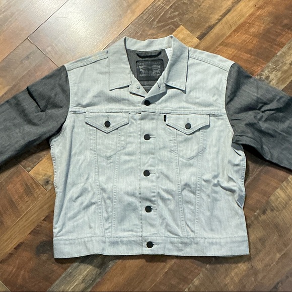 NWT Levi's Premium Two-Tone Denim Trucker Jacket - Gray & Black (Size M) - Picture 5 of 10